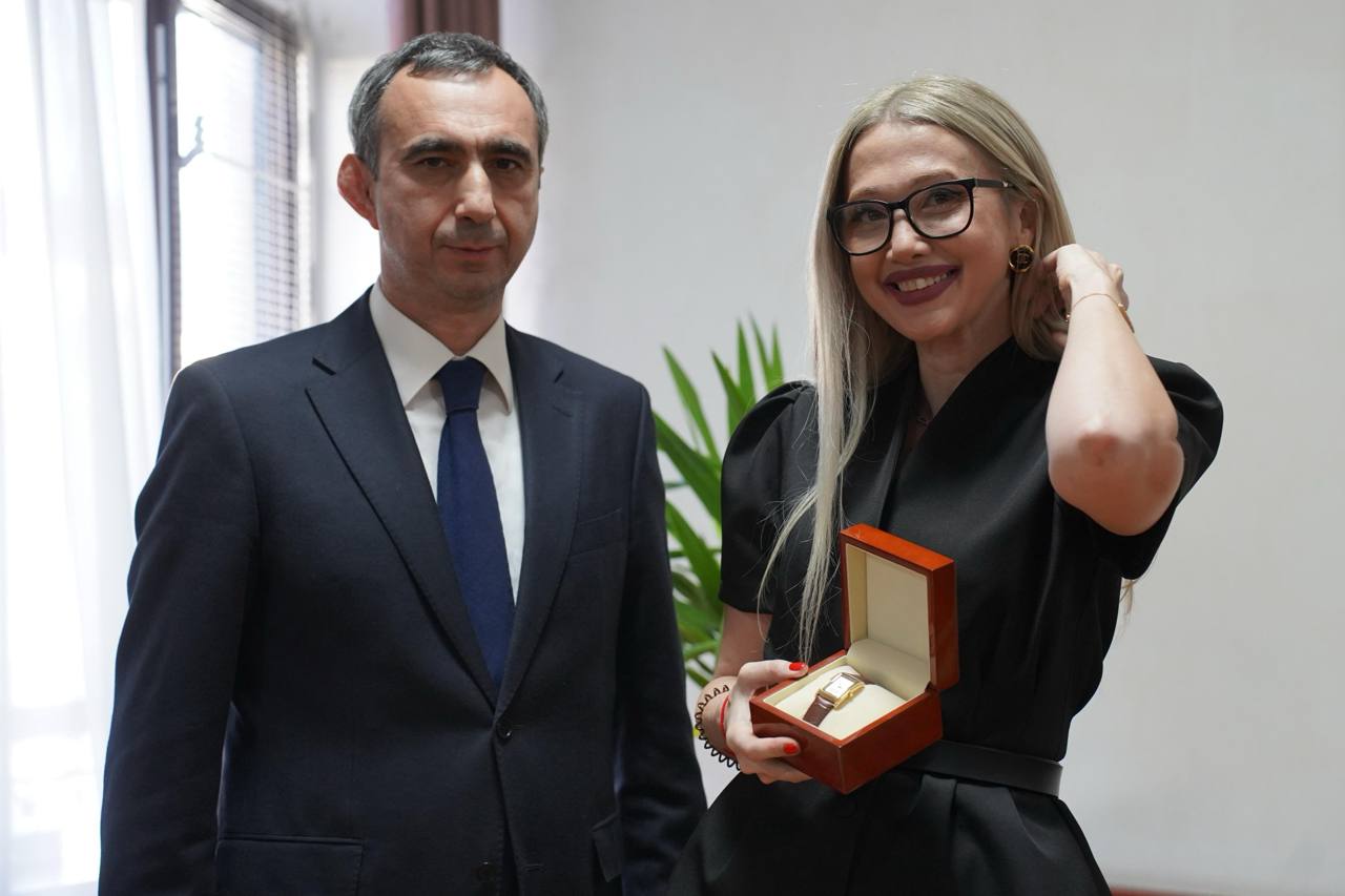 В Минимуществе Дагестана подвели итоги года и наградили отличившихся сотрудников